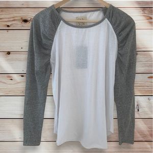 Chaser | Gray and White Ruched Long-Sleeve Tee | Sz M